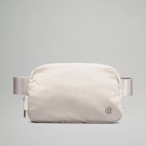Lululemon Everywhere Belt Bag NWT